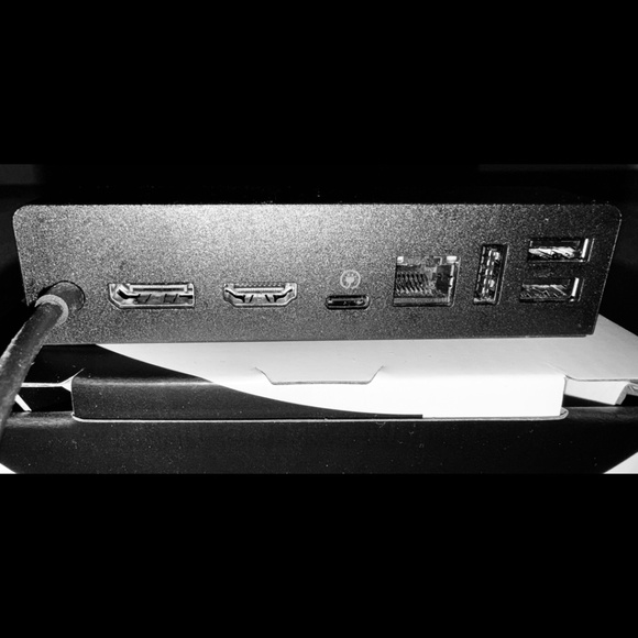 Steam Deck LCD 256GB with Official Valve Dock and Original Carrying Case - Picture 9 of 10